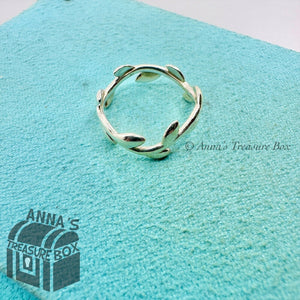 Tiffany & Co. 925 Silver Olive Leaf Band Ring Sz. 4.75 (pouch)