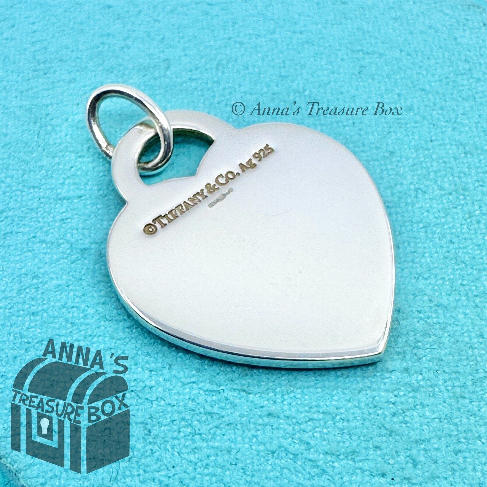 Tiffany shops & Co. Love Charm