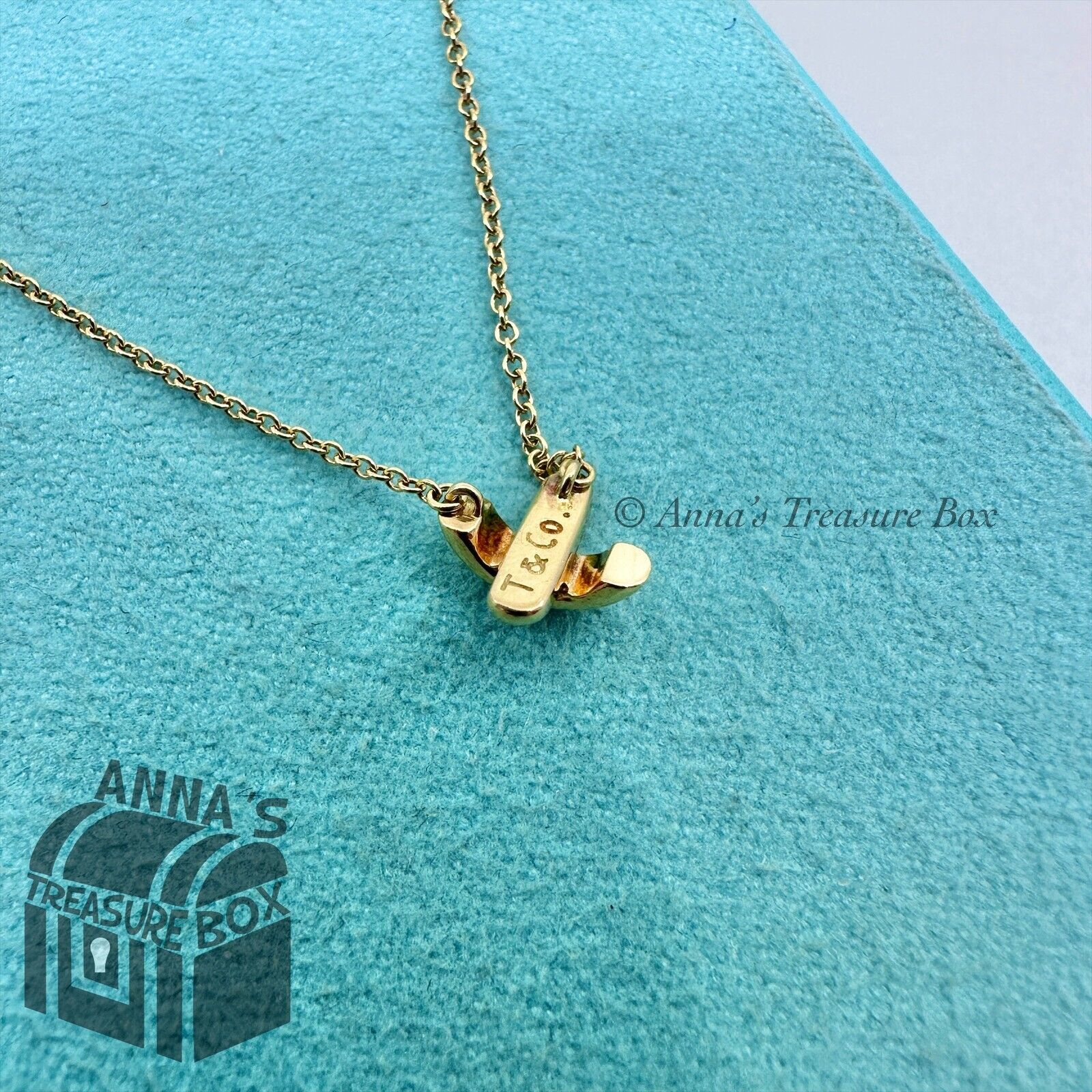 Tiffany & Co 18k gold signature X pendent necklace, Women's Fashion,  Jewelry & Organisers, Necklaces on Carousell